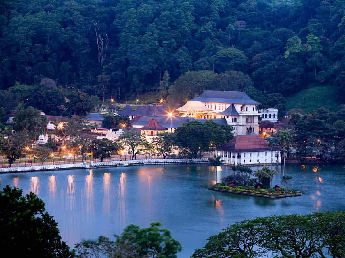 Kandy Lake, Kandy