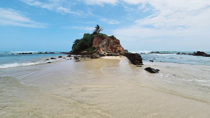 Parrot Rock, Mirissa